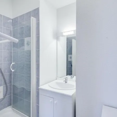 T2 A Avec Terrasse, Local A Ski, Et Proche Telecabine - Fr-1-401-1 *